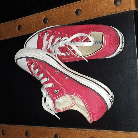 Used Red Converse - Picture 3 of 4